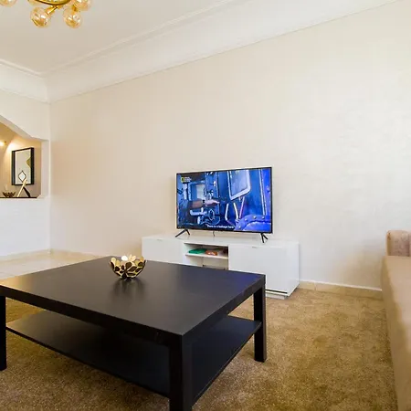 Stylish & Bright 3-Bedroom Apartment For Max Of 8, City Center With Air Conditioning And Free Parking Tangier Exterior photo